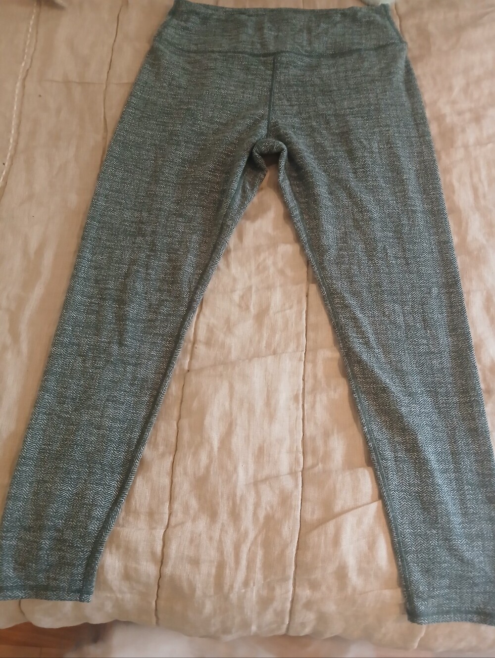 Woman Fleece Lined Heathered Green Leggings - Comfortable Active Bottoms